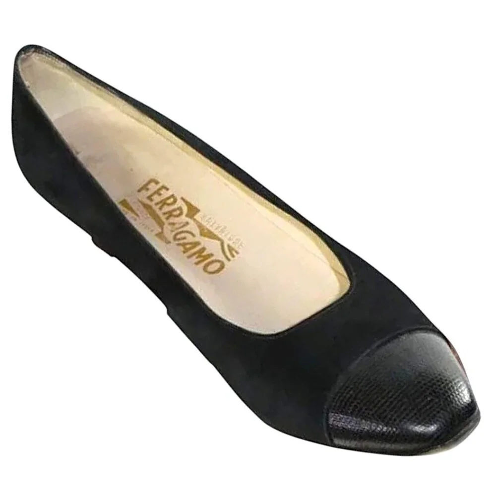 Salvatore Ferragamo Black Suede Classic Pump, Made in Italy Size 10.5